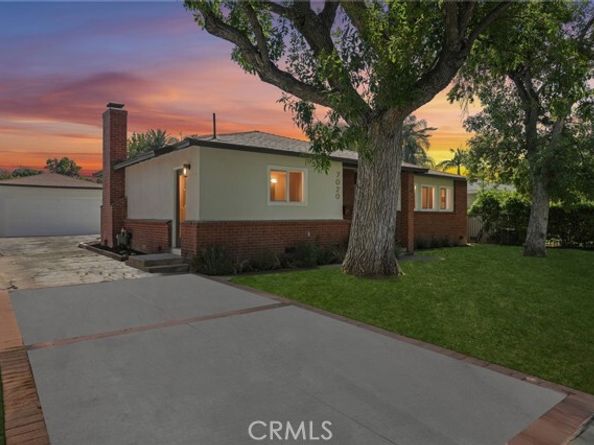 7020 Encino Avenue, Van Nuys (los Angeles) CA 91406