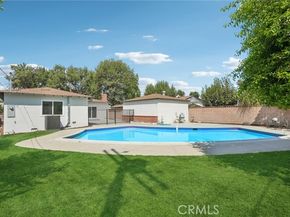 7020 Encino Avenue, Van Nuys (los Angeles) CA 91406