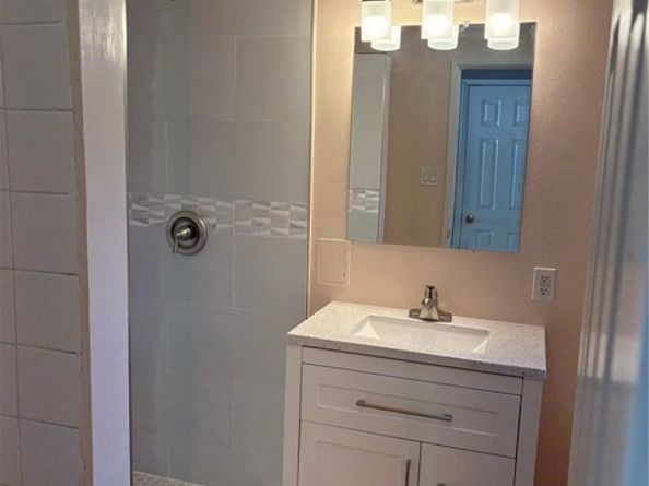 28 Paradise Valley North, Carson CA 90745