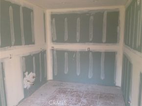 28 Paradise Valley North, Carson CA 90745