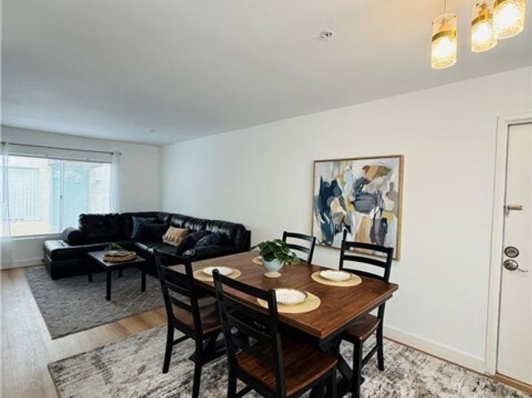 8800 Burnet 12, North Hills (los Angeles) CA 91343