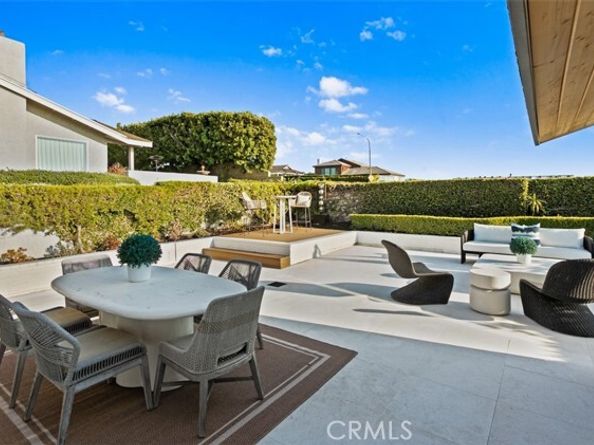 10 White Water Drive, Corona Del Mar (newport Beach) CA 92625