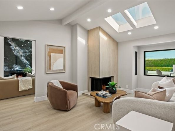 10 White Water Drive, Corona Del Mar (newport Beach) CA 92625