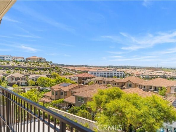 1062 Summit Oak Dr, Lake Forest (el Toro) CA 92679