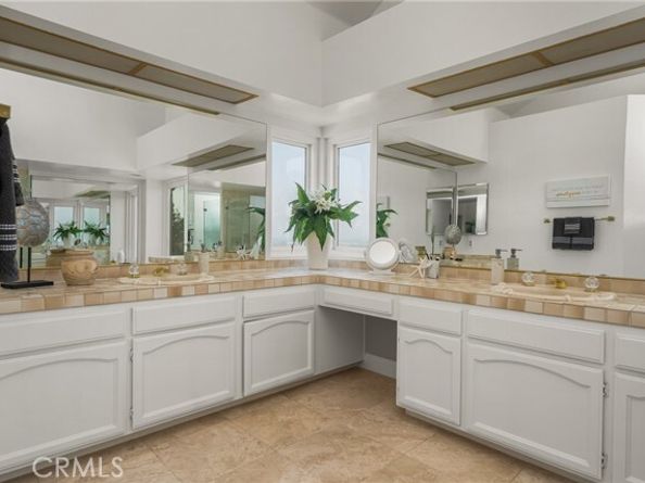 580 S Londerry Ln, Anaheim CA 92807
