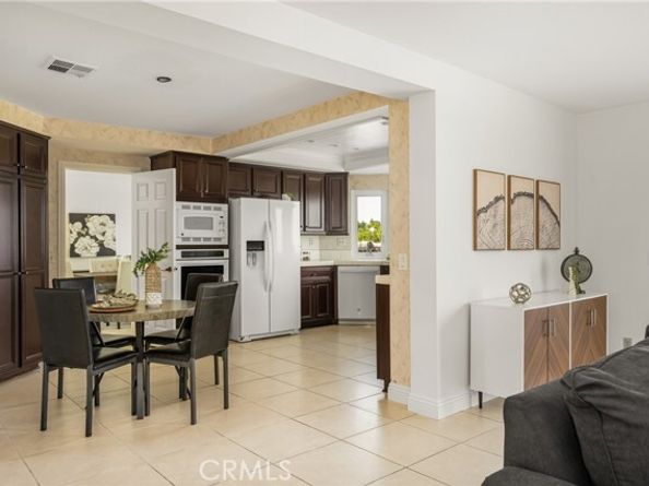 580 S Londerry Ln, Anaheim CA 92807