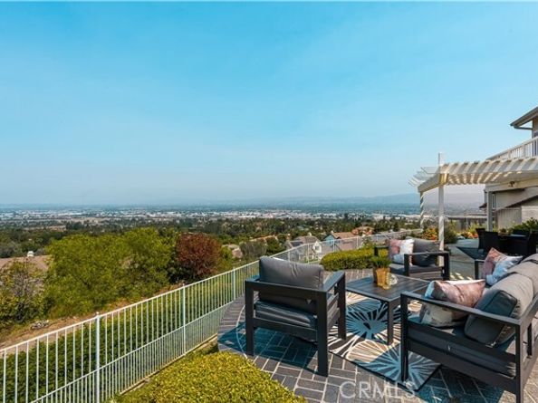 580 S Londerry Ln, Anaheim CA 92807