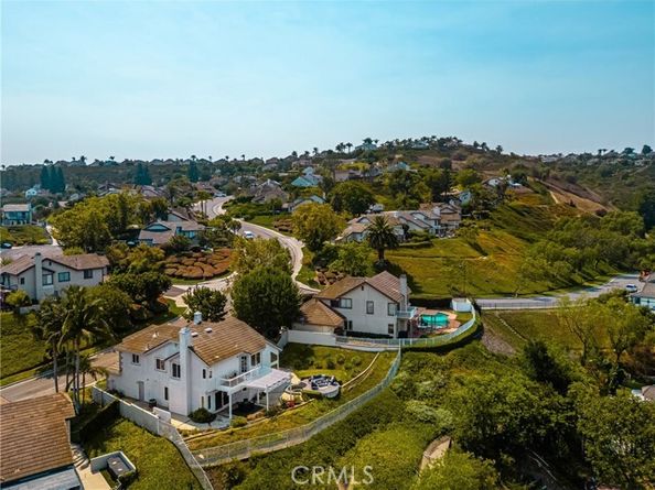 580 S Londerry Ln, Anaheim CA 92807