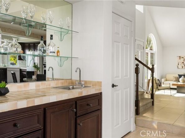 580 S Londerry Ln, Anaheim CA 92807