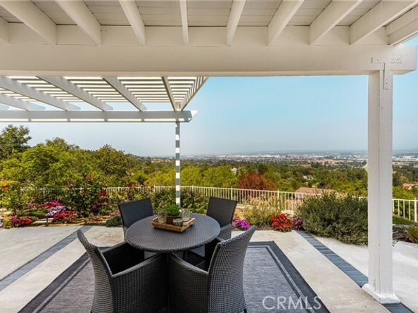 580 S Londerry Ln, Anaheim CA 92807