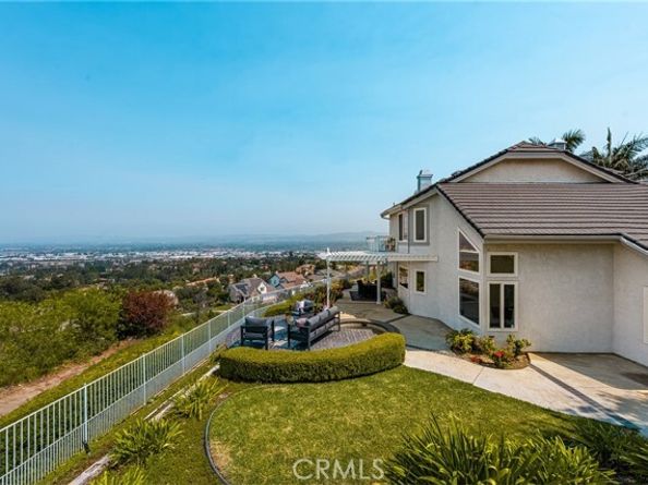580 S Londerry Ln, Anaheim CA 92807