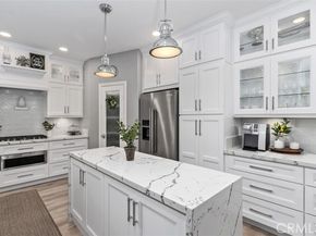 12 La Perla, Lake Forest (el Toro) CA 92610