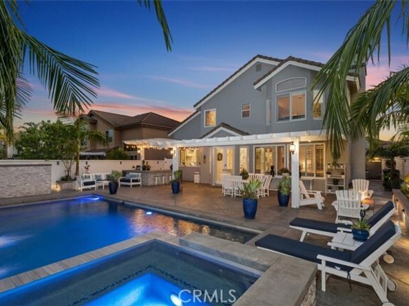 12 La Perla, Lake Forest (el Toro) CA 92610
