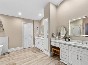12 La Perla, Lake Forest (el Toro) CA 92610