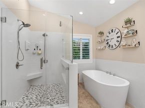 12 La Perla, Lake Forest (el Toro) CA 92610