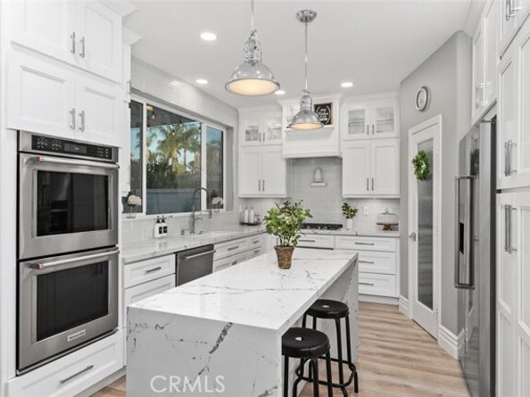 12 La Perla, Lake Forest (el Toro) CA 92610