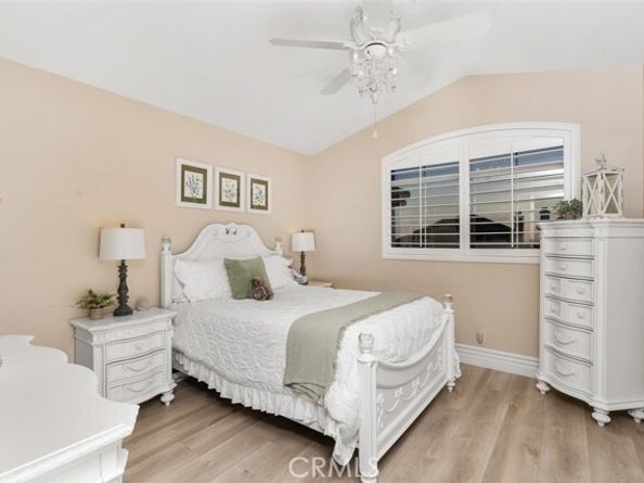 12 La Perla, Lake Forest (el Toro) CA 92610