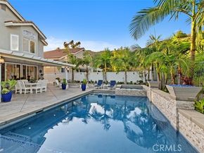12 La Perla, Lake Forest (el Toro) CA 92610