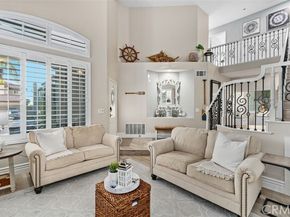12 La Perla, Lake Forest (el Toro) CA 92610