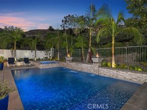 12 La Perla, Lake Forest (el Toro) CA 92610