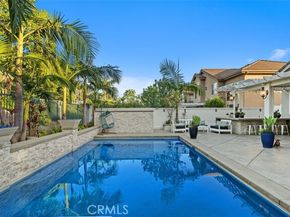 12 La Perla, Lake Forest (el Toro) CA 92610