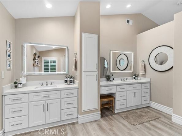 12 La Perla, Lake Forest (el Toro) CA 92610