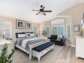 12 La Perla, Lake Forest (el Toro) CA 92610