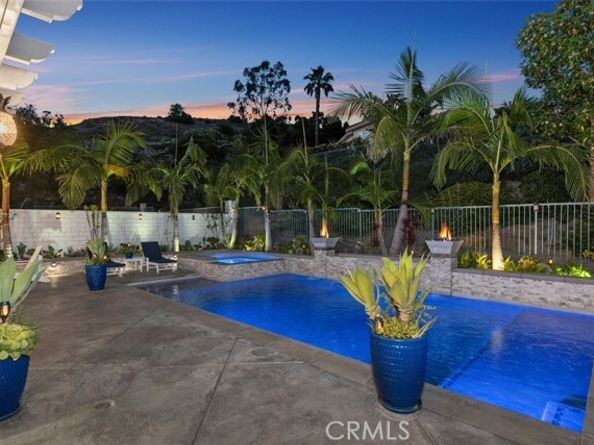 12 La Perla, Lake Forest (el Toro) CA 92610