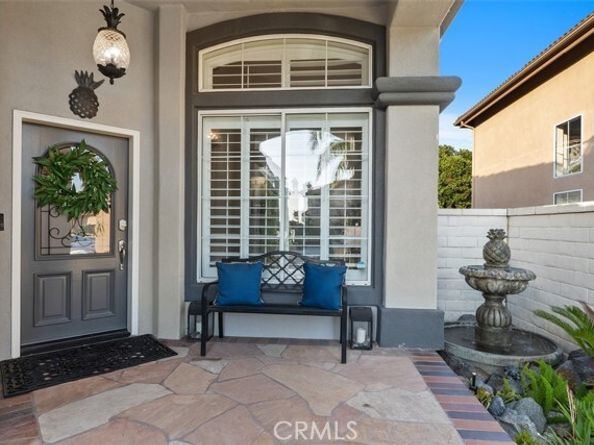 12 La Perla, Lake Forest (el Toro) CA 92610