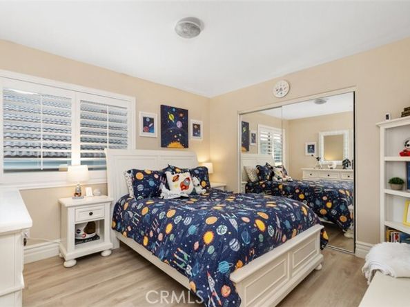 12 La Perla, Lake Forest (el Toro) CA 92610