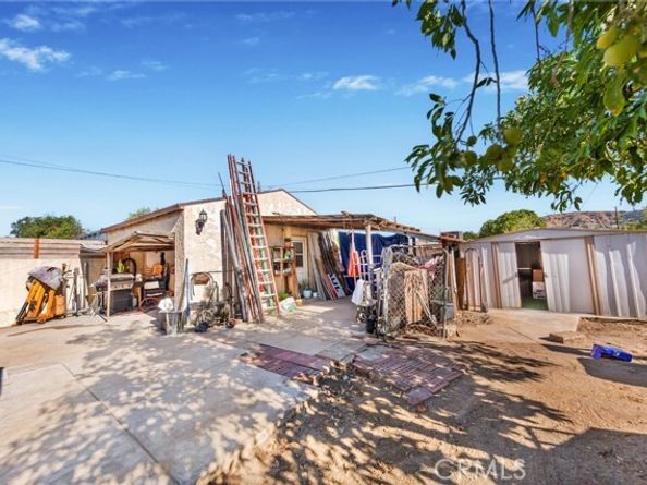 10425 Rainier Street, Sun Valley (los Angeles) CA 91352