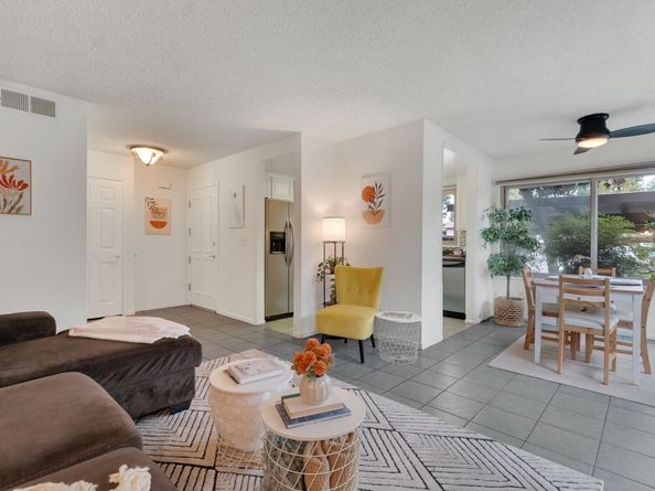 6716 Clybourn Avenue 139, North Hollywood (los Angeles) CA 91606