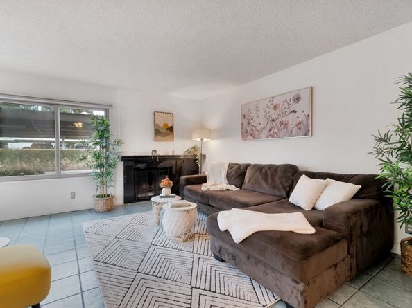6716 Clybourn Avenue 139, North Hollywood (los Angeles) CA 91606