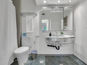 6716 Clybourn Avenue 139, North Hollywood (los Angeles) CA 91606
