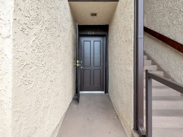 6716 Clybourn Avenue 139, North Hollywood (los Angeles) CA 91606