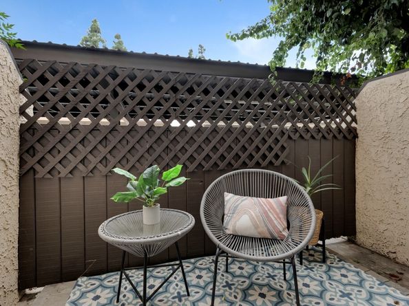 6716 Clybourn Avenue 139, North Hollywood (los Angeles) CA 91606