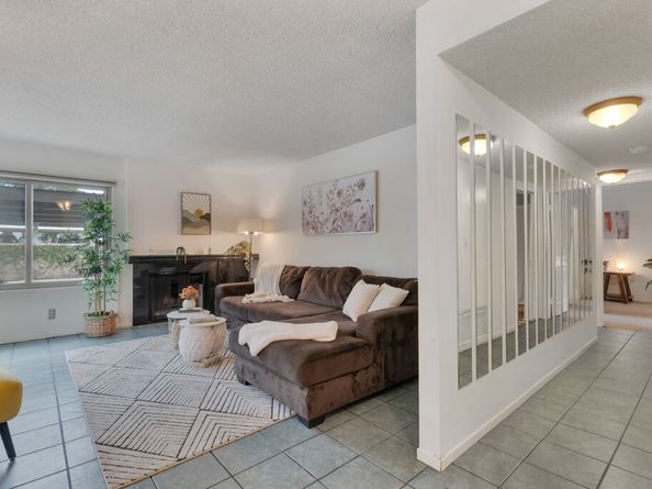 6716 Clybourn Avenue 139, North Hollywood (los Angeles) CA 91606