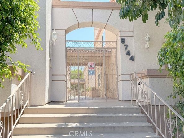 8744 Darby Avenue 14, Northridge (los Angeles) CA 91325