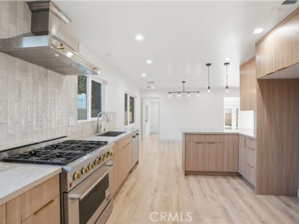 12952 Elkwood, North Hollywood (los Angeles) CA 91605