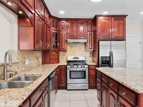 8161 Laurel Canyon, North Hollywood (los Angeles) CA 91605