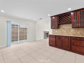 8161 Laurel Canyon, North Hollywood (los Angeles) CA 91605