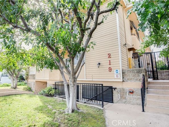 219 N Adams 8, Glendale CA 91206