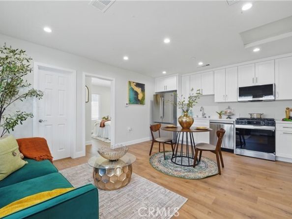 8142 Vantage Avenue, North Hollywood (los Angeles) CA 91605