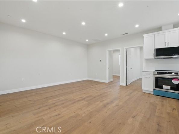 8142 Vantage Avenue, North Hollywood (los Angeles) CA 91605