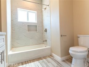 9246 Cedros Avenue 4, Panorama City (los Angeles) CA 91402