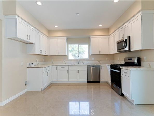 9246 Cedros Avenue 4, Panorama City (los Angeles) CA 91402