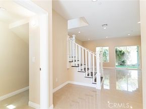 9246 Cedros Avenue 4, Panorama City (los Angeles) CA 91402