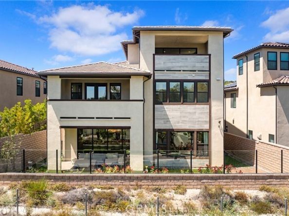 27 Alessio, Lake Forest (el Toro) CA 92630