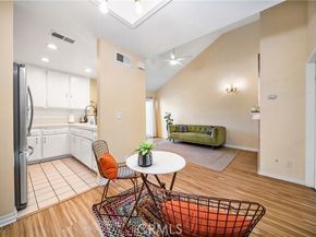 22421 Sherman Way 10, West Hills (los Angeles) CA 91307