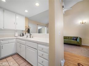 22421 Sherman Way 10, West Hills (los Angeles) CA 91307